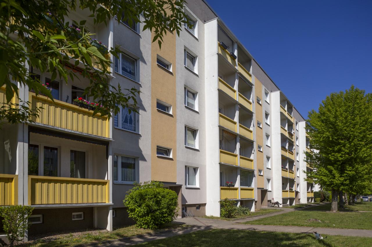 3 Räume und Balkon in Gröba